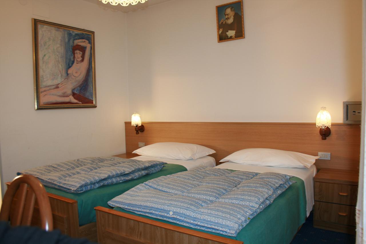 Garni Defrancesco Hotel Campitello di Fassa Buitenkant foto