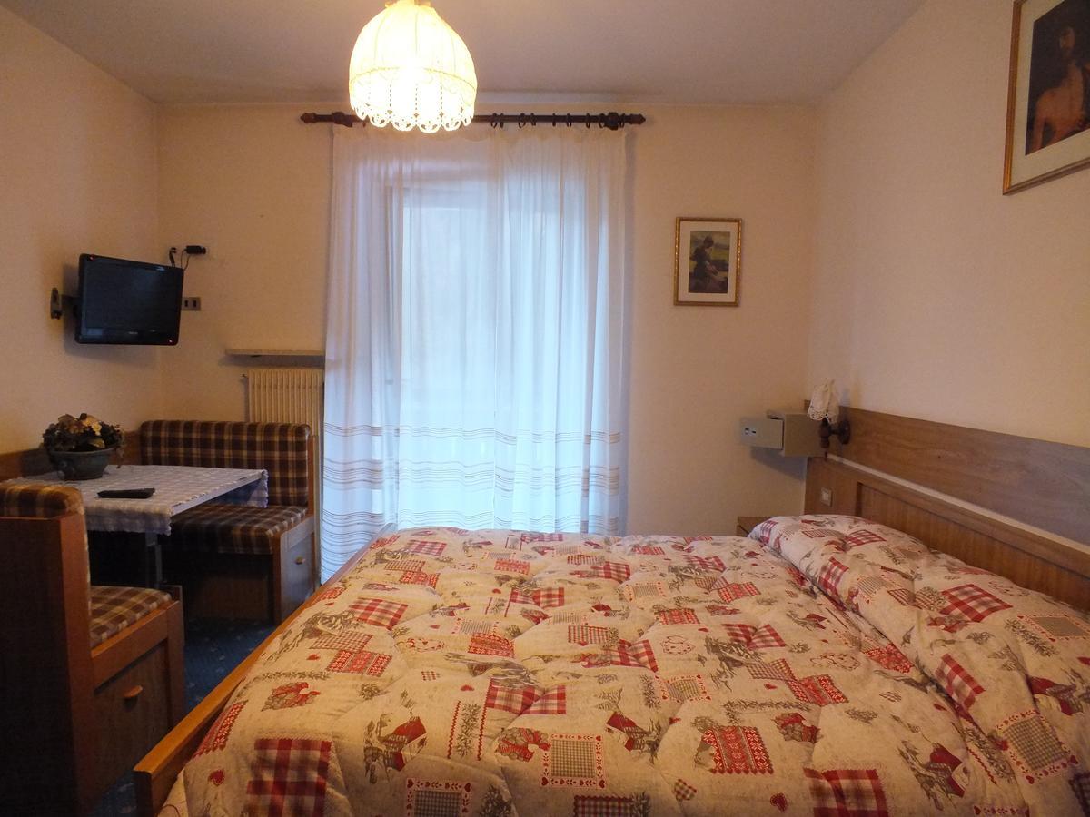 Garni Defrancesco Hotel Campitello di Fassa Buitenkant foto