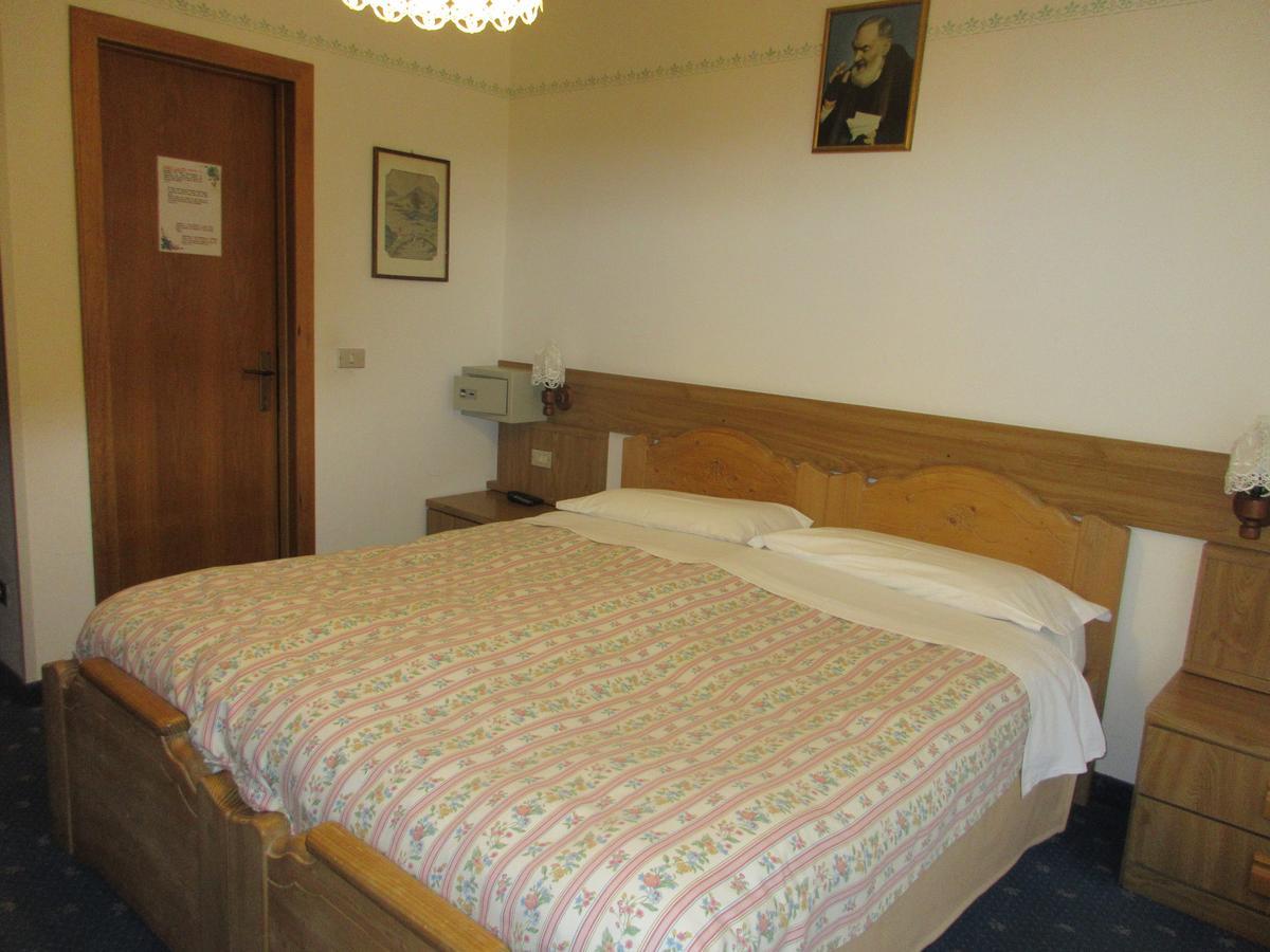 Garni Defrancesco Hotel Campitello di Fassa Buitenkant foto