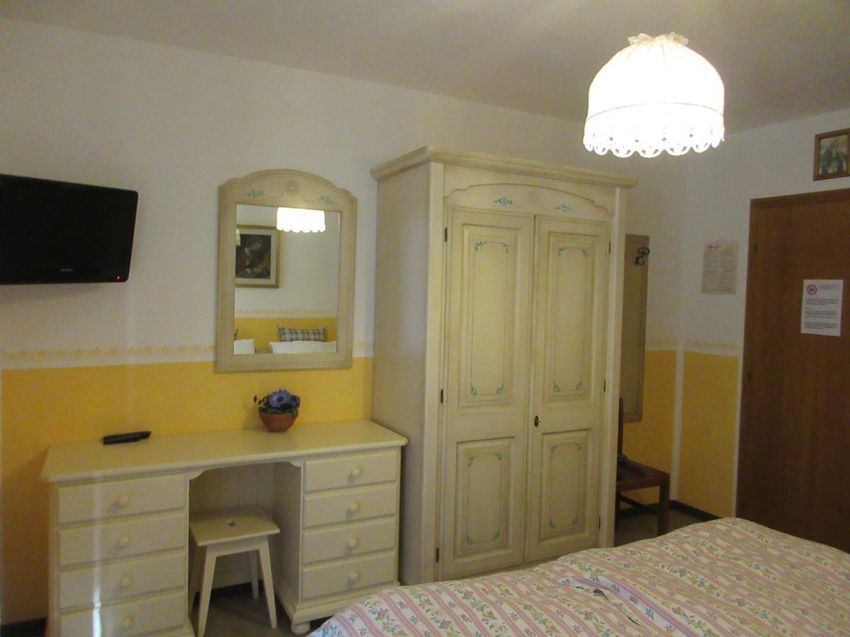 Garni Defrancesco Hotel Campitello di Fassa Buitenkant foto